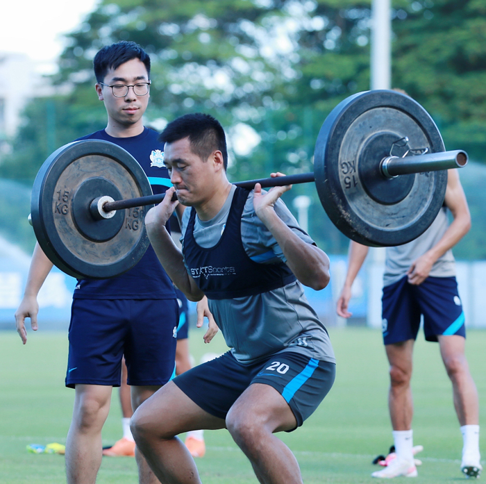 jiuyou app-包含圣安东尼奥马刺训练开放日，赛前回应争议引欢呼，中超在即，球队文化再被提及的词条-jiuyou app