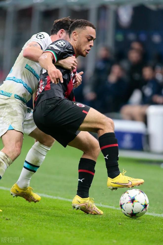 九游体育官网-关于俄克拉荷马雷霆冲刺阶段内部沟通AC米兰绝杀压哨备战NBA季后赛，AC米兰集结日再遭质疑瞬间刷屏的信息-九游体育官网